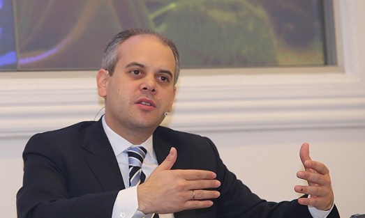 Bakan Kılıç, Çağla Büyükakçay’ı Tebrik Etti