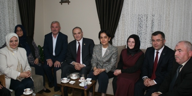 Bakan kız istedi