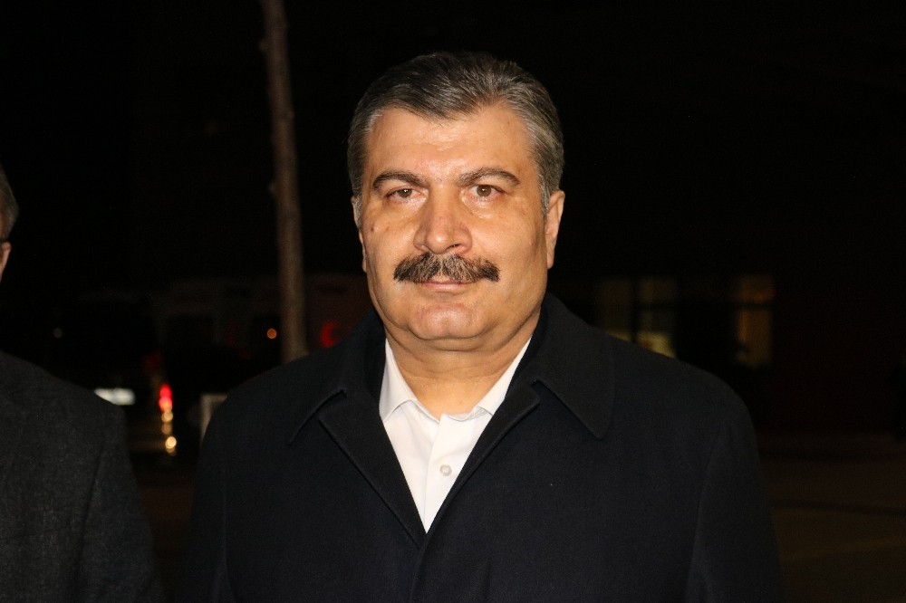 Bakan Koca: “Her geçen gün takip ettiğimiz hasta sayısı azalıyor, kritik hastamız bulunmuyor” 