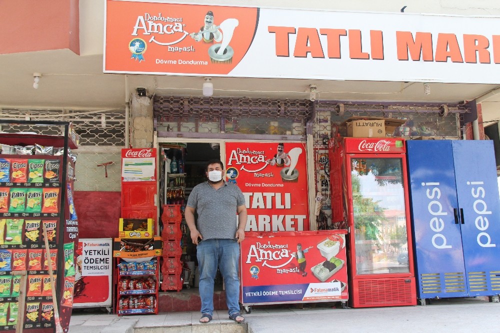 Bakan Koca, maskeyi gözüne takan genci aradı, hasta annesine destek olacağının sözünü verdi 