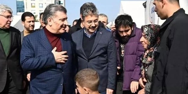 Bakan Koca'dan depremzedelere ziyaret