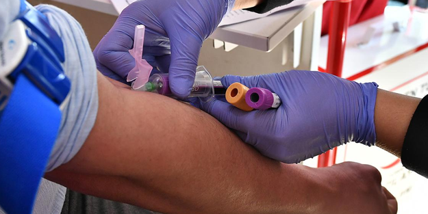 Bakan Koca'dan kemik iliği bağışı çağrısı!