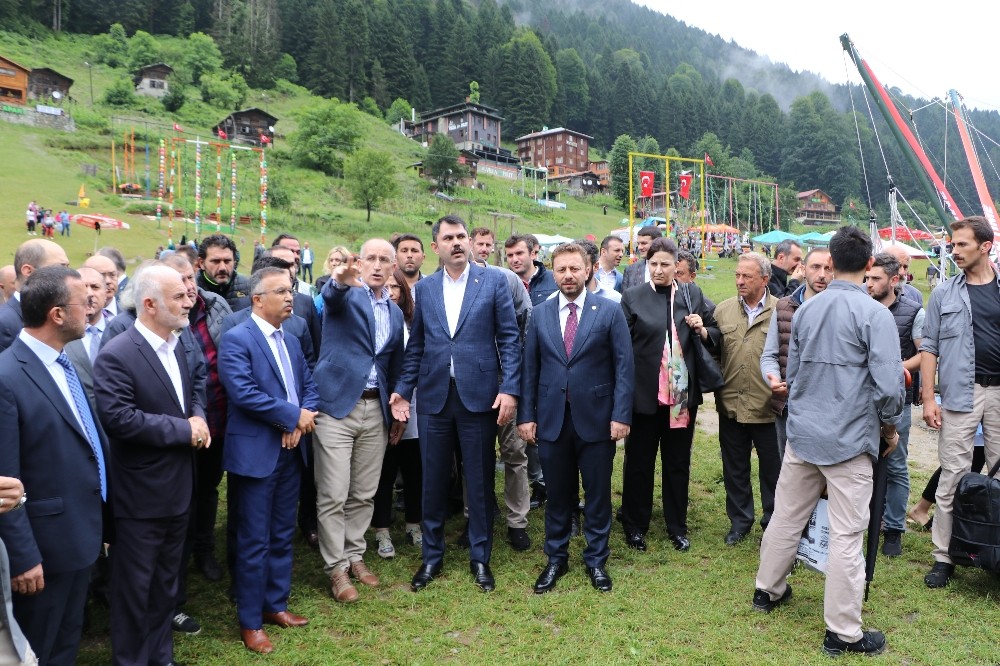 Bakan Kurum Ayder Yaylası’ndaki salıncak kirliliğine dikkat çekti 