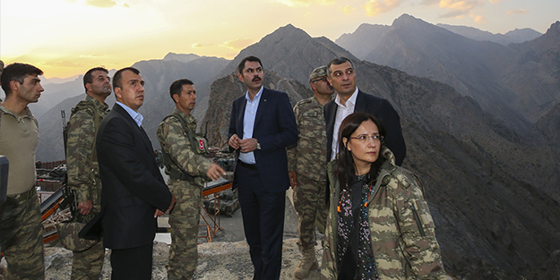 Bakan Kurum, Dağlıca'da askerlerle bir araya geldi