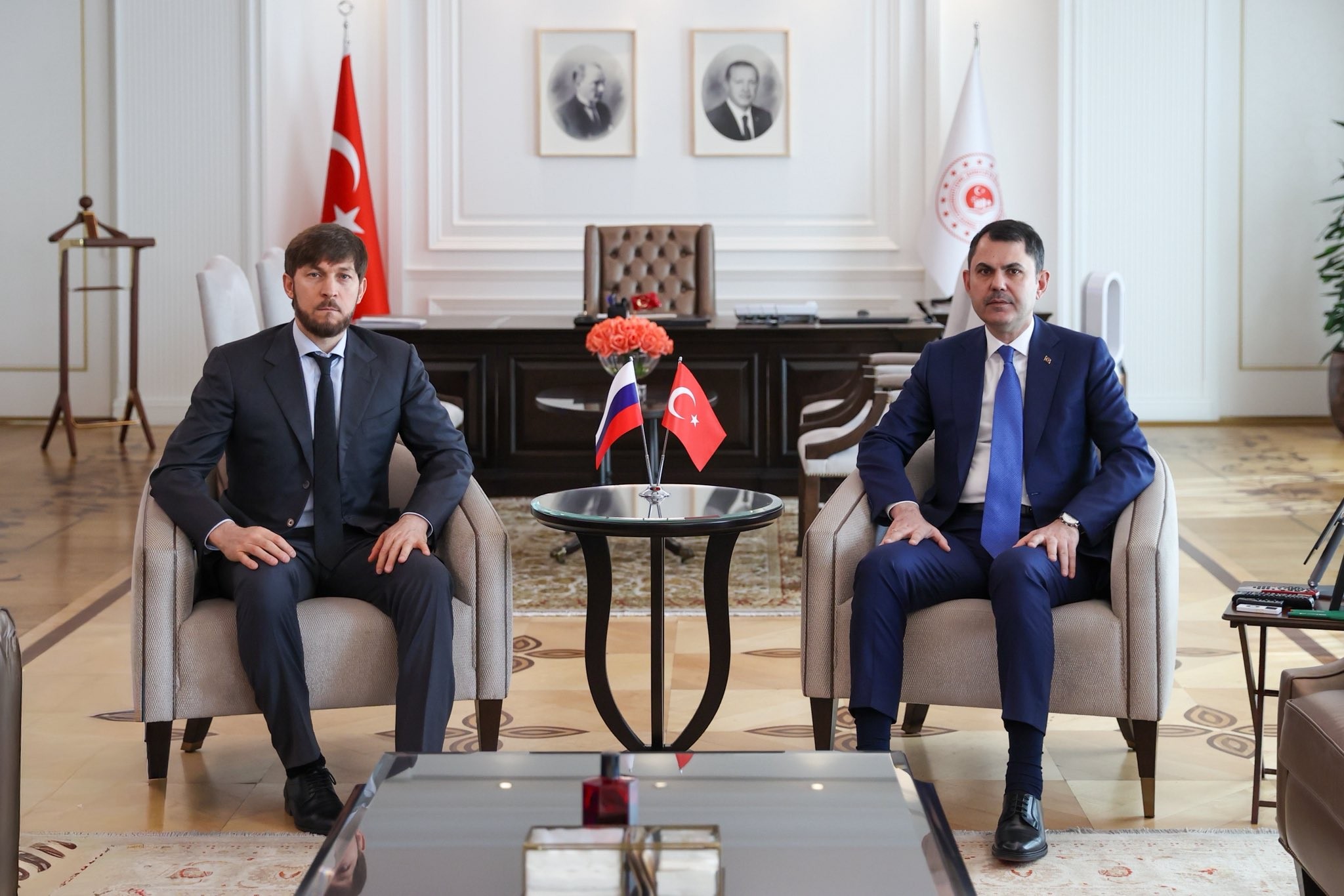 Bakan Kurum, &Ouml;zel Temsilci Edelgeriyev ile g&ouml;r&uuml;şt&uuml;