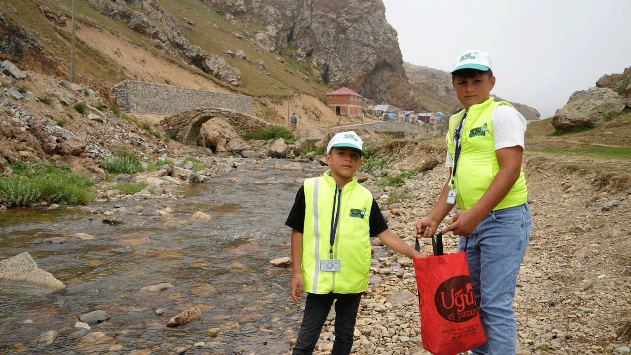 Bakan Kurum Taşköprü Yaylası'nı Mete ve Görkem kardeşlere emanet etti: İyi ki varsın Mete, iyi ki varsın Görkem!