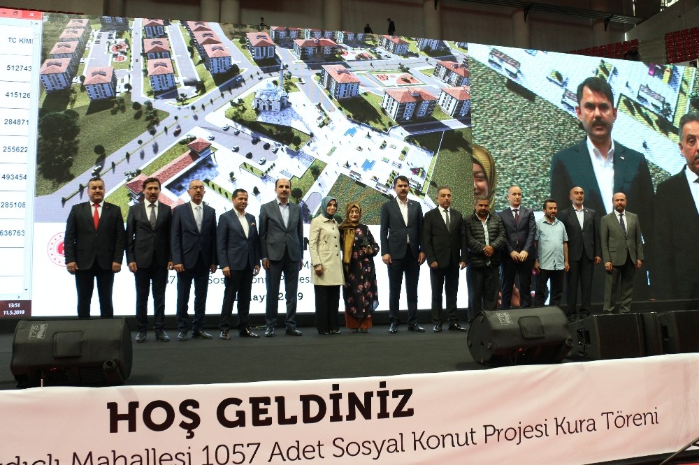Bakan Kurum TOKİ sosyal konut kura törenine katıldı 