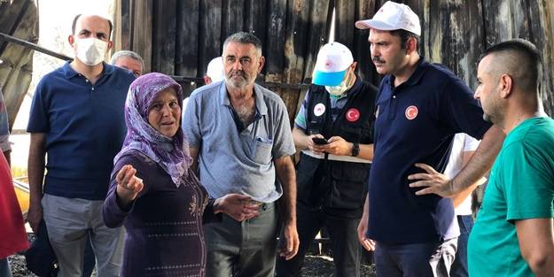 Bakan Kurum ve Başkan Altay Manavgat’ta yangın bölgesini ziyaret etti