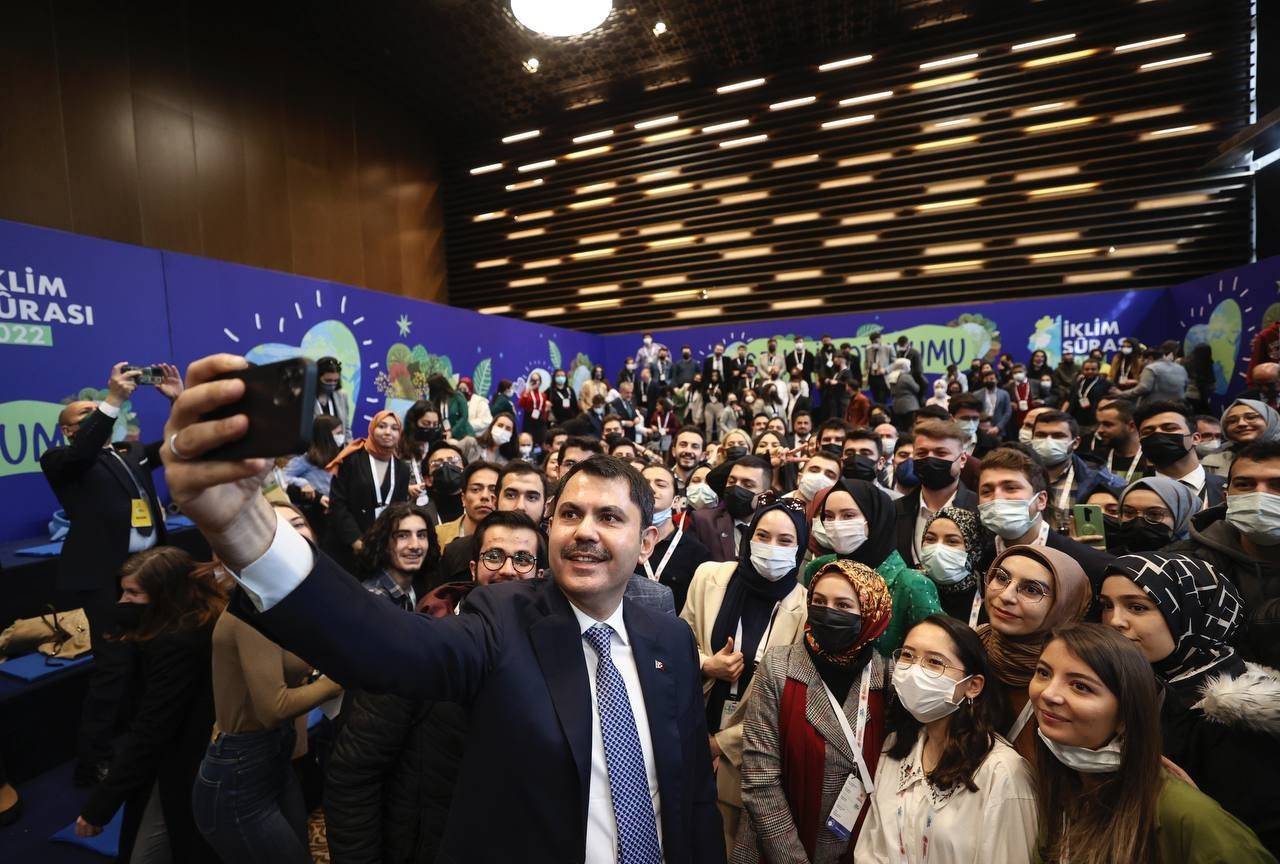Bakan Kurum’dan gençlere teşekkür