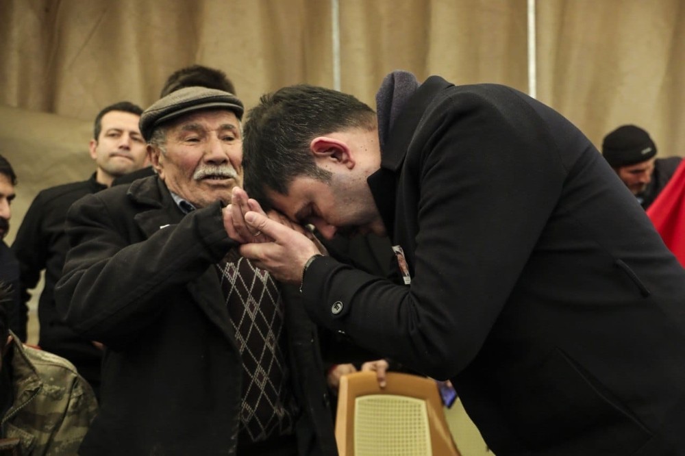 Bakan Kurum’u duygulandıran şehit babası 