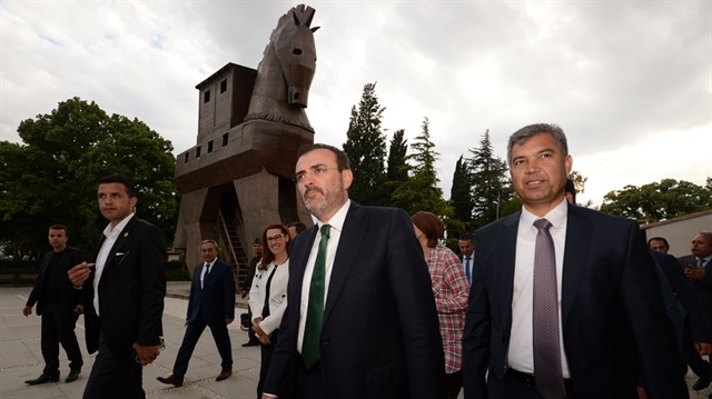 Bakan Mahir Ünal Troya'da incelemelerde bulundu