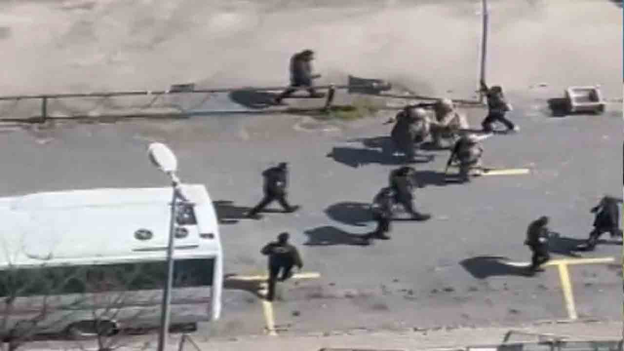 Bakan Memişoğlu: 2 polisimizin tedavisi sürüyor