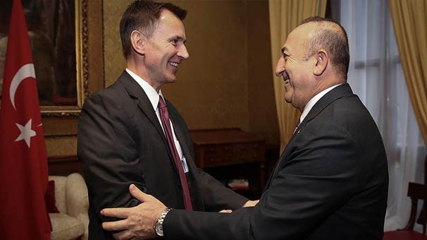 Bakan Mevlüt Çavuşoğlu, İngiliz mevkidaşı ile görüştü