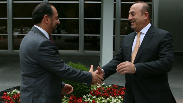 Bakan Mevlüt Çavuşoğlu kapıda karşıladı