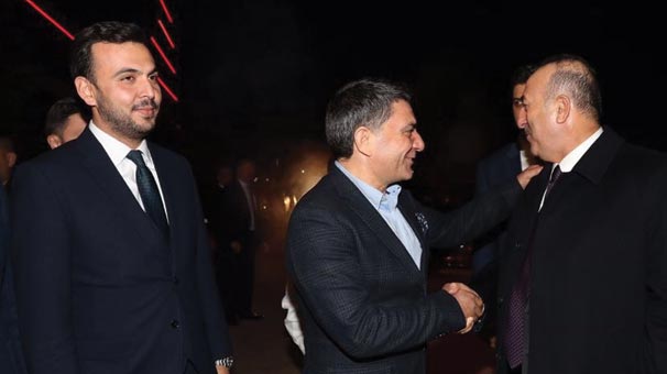 Bakan Mevlüt Çavuşoğlu, yeğeninin nişan törenine katıldı