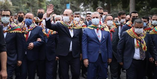 Bakan Mevlüt Çavuşoğlu'ndan anlamlı mesaj