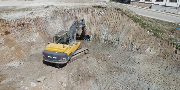 Bakan Murat Kurum paylaştı: İlk kazma vuruldu