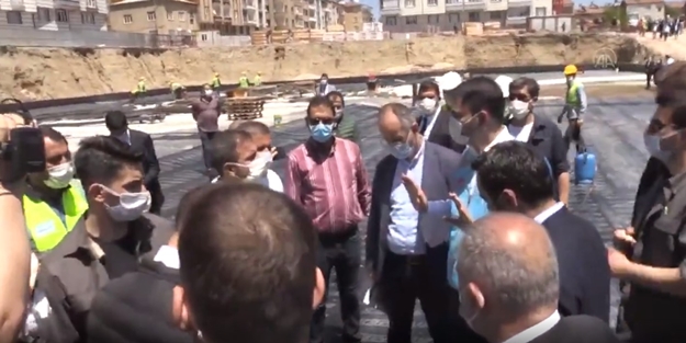Bakan Murat Kurum'dan müteahhide fırça: İşini düzgün yapmaya niyetin yoksa bırak