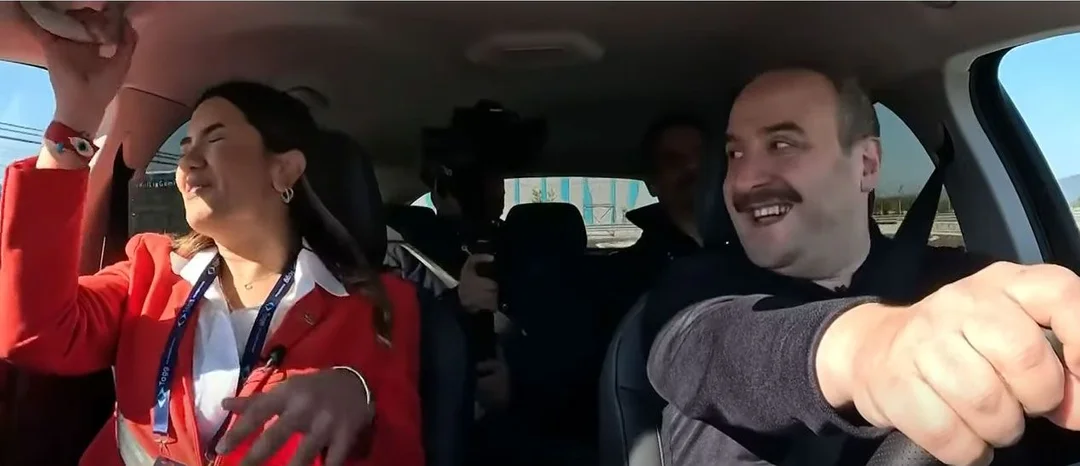 Bakan Mustafa Varank bunu yapınca Fulya Öztürk'ün içi dışına çıktı