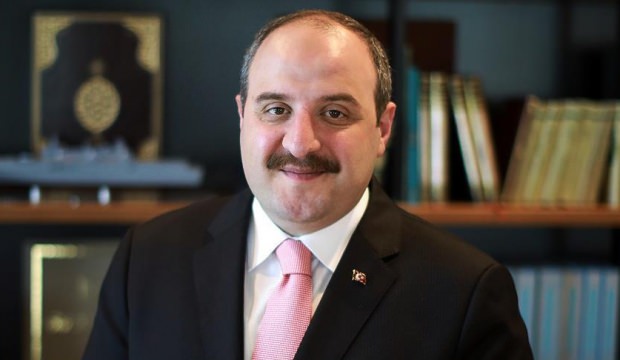 Bakan Mustafa Varank Hürkuş'un deneme uçuşuna katıldı