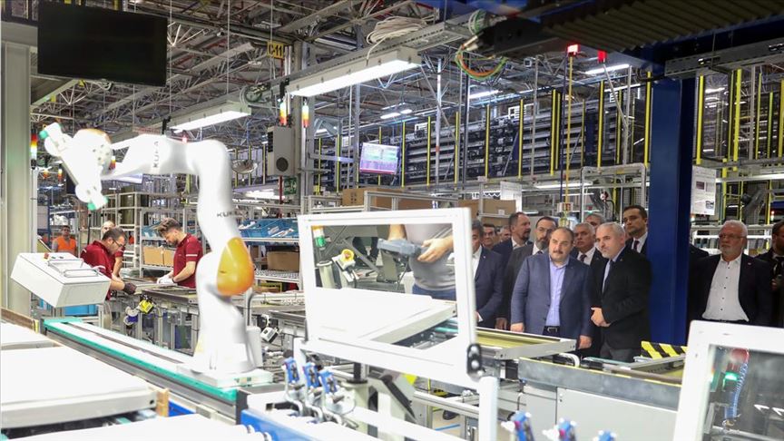 Bakan Mustafa Varank Tekirdağ'da gece yarısı fabrikaları ziyaret etti
