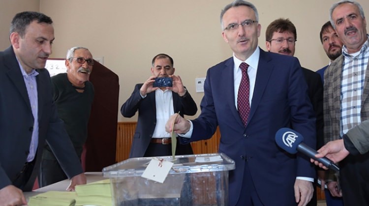 Bakan Naci Ağbal oyunu kullandı!