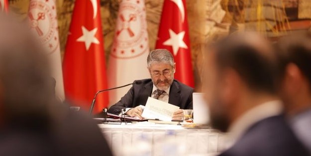 Bakan Nebati konut sektörü temsilcileri ile bir araya geldi