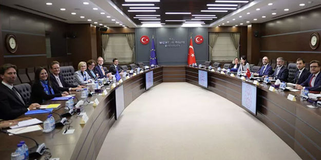 Bakan Nebati'den kritik ekonomi görüşmesi