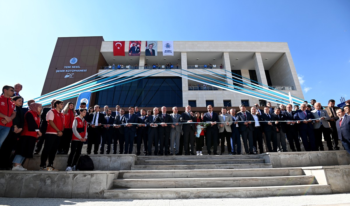 Bakan Osman Aşkın Bak'ın katılımlarıyla Yeni Nesil Şehir Kütüphanesi'nin resmi açılışı yapıldı