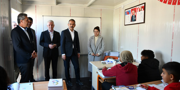 Bakan Özer duyurdu! Depremzede öğrenciler için yeni uygulama