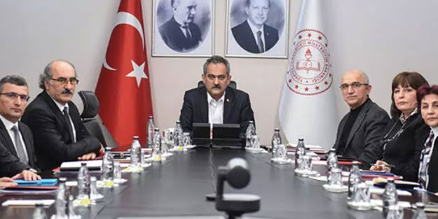 Bakan Özer'den kritik toplantı