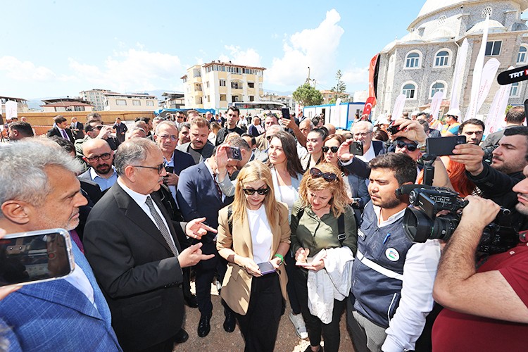 Bakan Özhaseki, Hatay depreminde ölenlerle ilgili şok gerçeği açıkladı... Hatay depreminde binlerce insanın ölümüne yolaçmışlar: Yatağınızda rahat uyuyor musunuz?