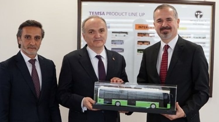 Bakan Özlü, Temsa'nın elektrikli otobüsünü test etti