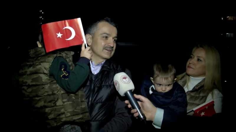 Bakan Pakdemirli 23 Nisan coşkusuna ailesi ile katıldı