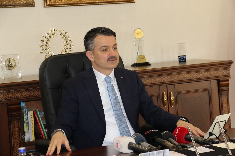 Bakan Pakdemirli, 4. Ulusal Antarktika Bilim Seferi’ne katılan mühendisi kabul etti 