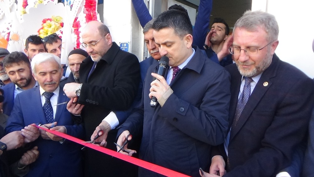 Bakan Pakdemirli Altıntaş’ta Seçim Bürosu açılışına katıldı 