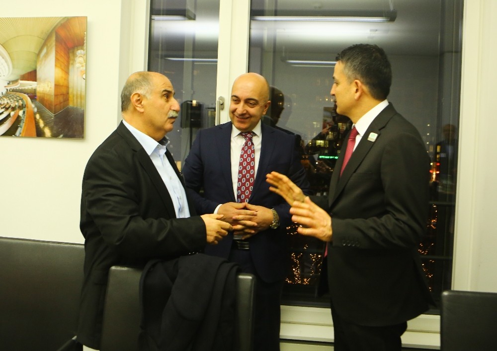 Bakan Pakdemirli, Berlin’de Türk işadamlarıyla bir araya geldi 