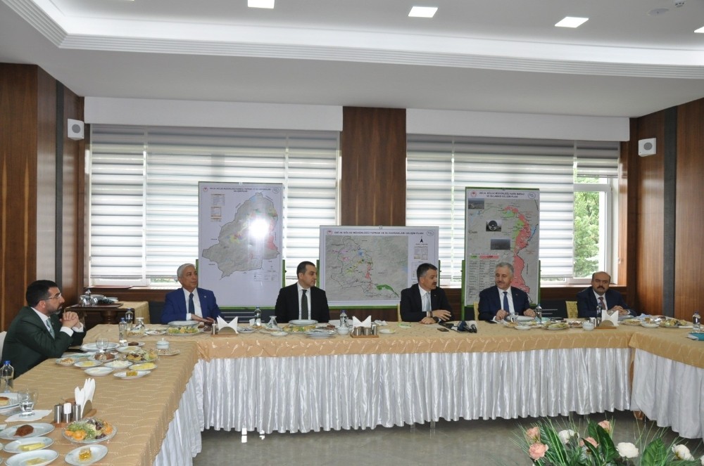 Bakan Pakdemirli Kars’ta 