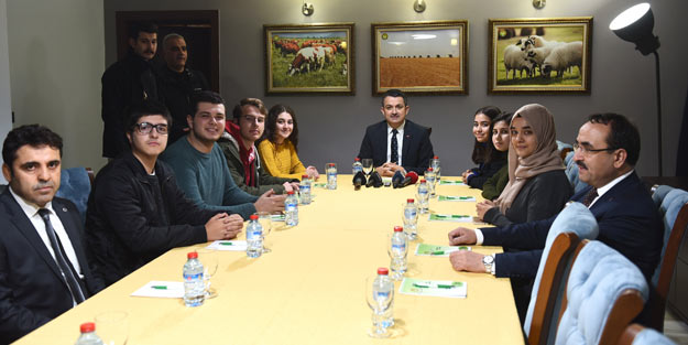 Bakan Pakdemirli öğrencilerle buluştu