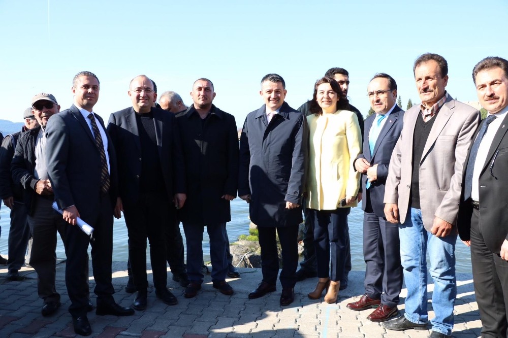 Bakan Pakdemirli: “Terör örgütlerine siyasi tünel kazan bir CHP var” 