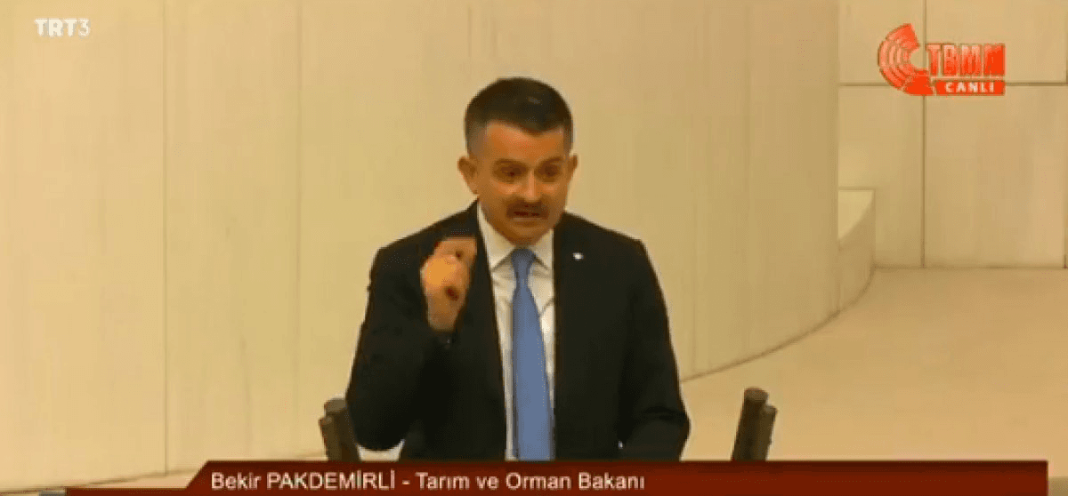 Bakan Pakdemirli'den ayar: Bir Fatiha okumayı öğrenin önce