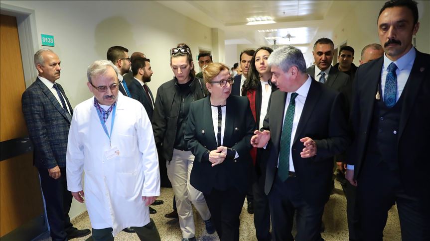  Bakan Pekcan, yaralı askerleri ziyaret etti