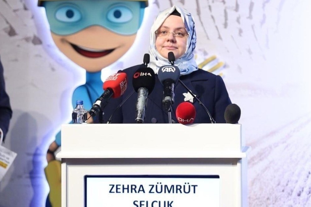 Bakan Selçuk: “9 üniversitede 5 bine yakın öğrencimiz ’Genç İSG’ sempozyumuna katıldı” 