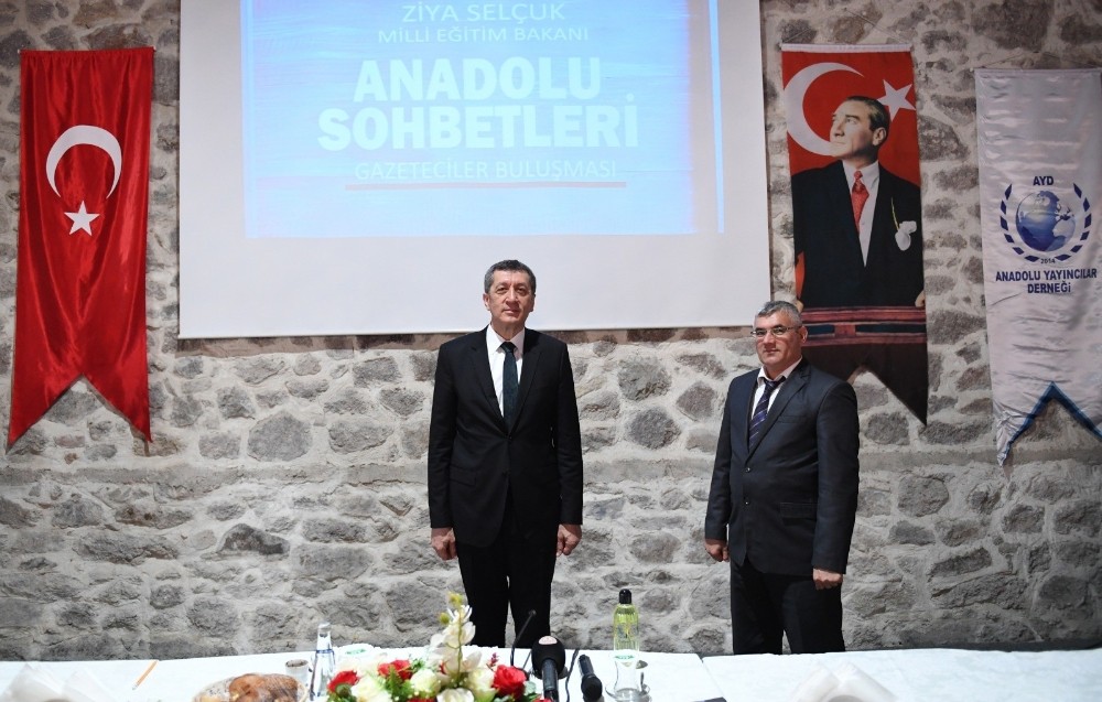 Bakan Selçuk: “Çocuklar, siz yüz yüze ne eğitim gördüyseniz sınav onlardan olacak” 