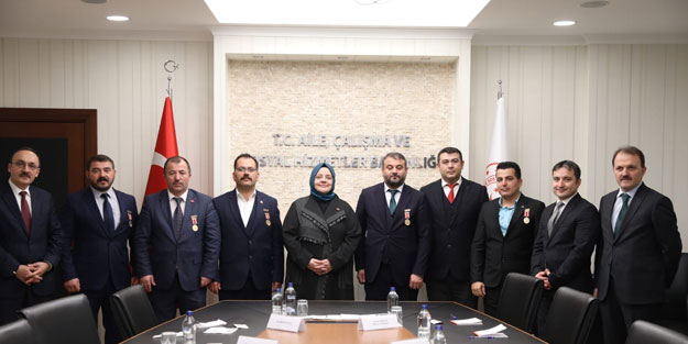 Bakan Selçuk, Gaziler ve Şehit Yakınları ile görüştü