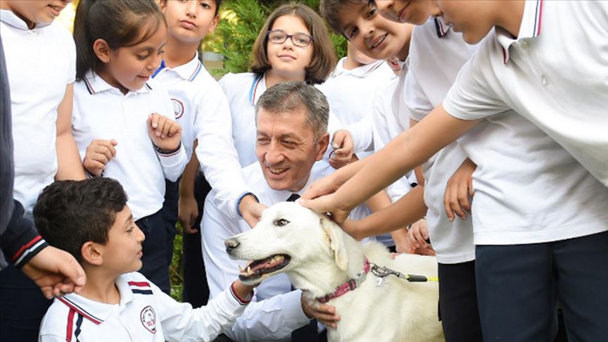 Bakan Selçuk 'Pergel'li paylaşım yaptı