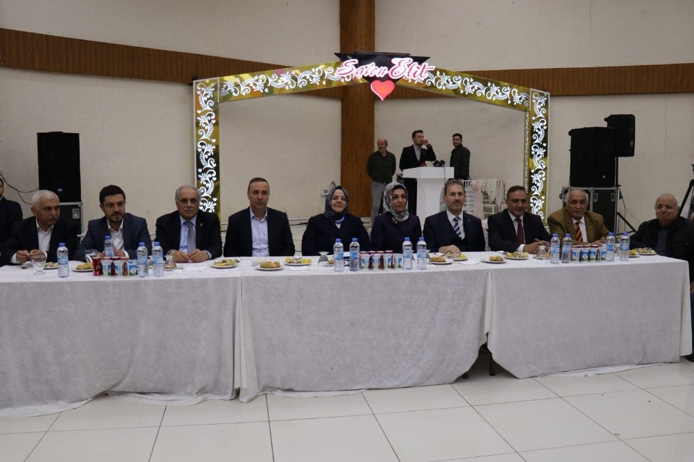 Bakan Selçuk, Siirt’te iş adamlarıyla bir araya geldi 