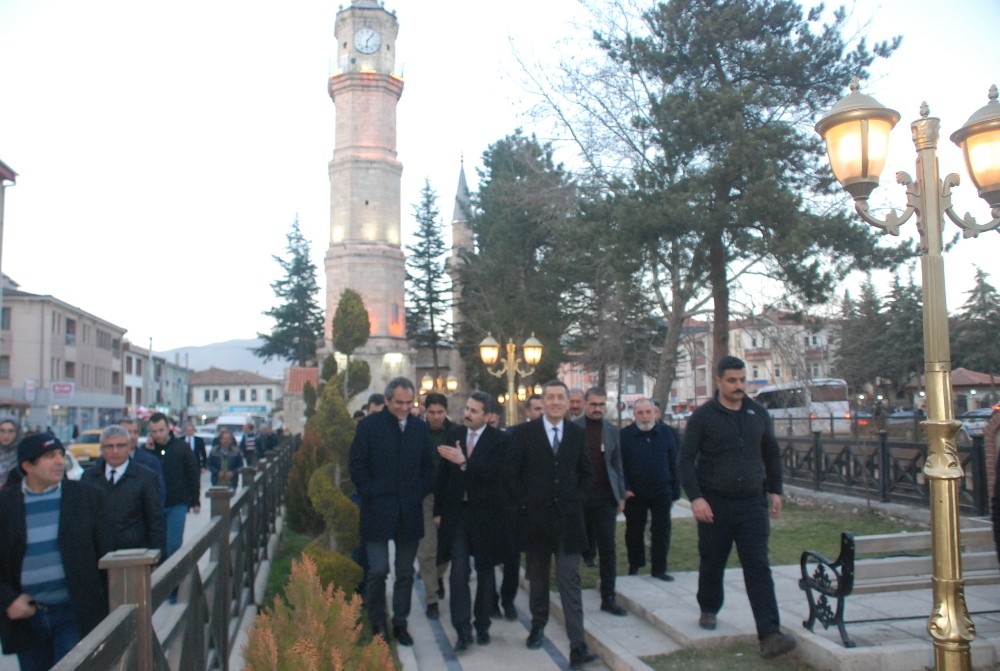 Bakan Selçuk Tokat’ta esnaf ve vatandaşlarla buluştu 