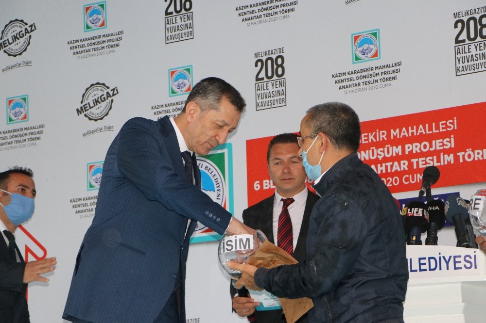 Bakan Selçuk: “Türkiye’nin ekonomik olarak da çok daha iyi konumlara geleceği bir süreci yaşıyoruz” 