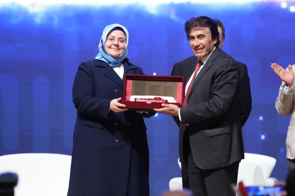 Bakan Selçuk: “Türkiye’yi, çalışma hayatımızın niteliklerini hedeflediğimiz noktaya el birliği ile taşıyacağız” 